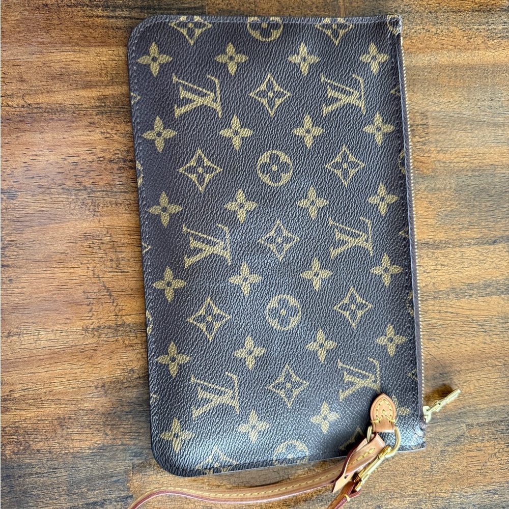 Authentic Louis Vuitton NF MM Beige Pochette Wristlet